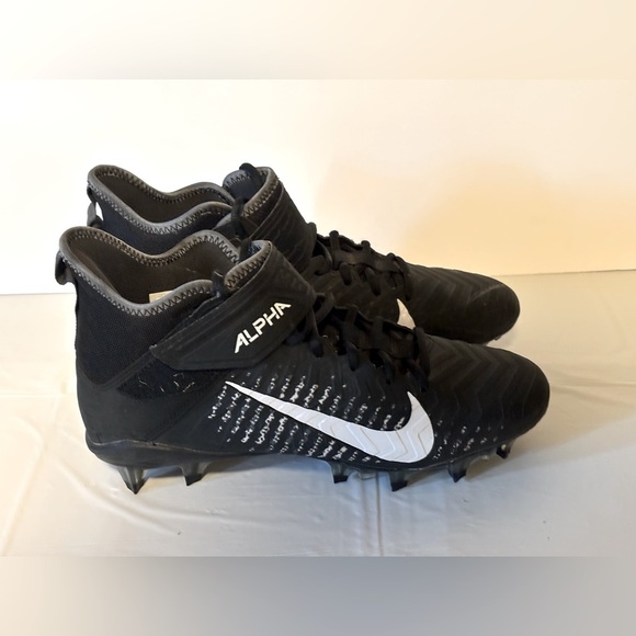 Nike Alpha Black and White Football Cleats Men’s
Size 8.5 - Picture 8 of 9